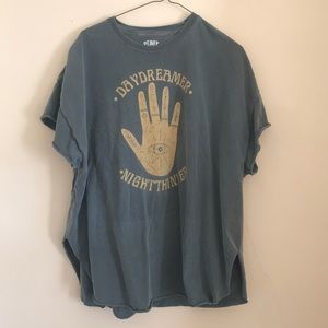 Distressed side slit tee